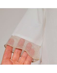 bata de comunión para niña en tela y tul modelo elegante de calamaro 2