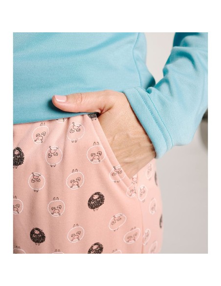 pijama de mujer con bolsillos en el pantalón modelo necesito un café de muydemi