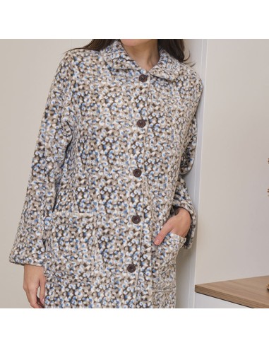 bata de mujer abotonada modelo Rafaela de muslher