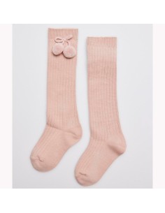 calcetines largos para bebe con pompones de ysabel mora