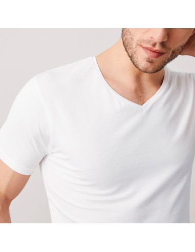camiseta interior en manga corta para hombre en algodón y cuello de pico de ysabel mora