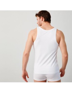 camiseta interior de hombre en algodón elástico de tirantas parte trasera ysabel mora