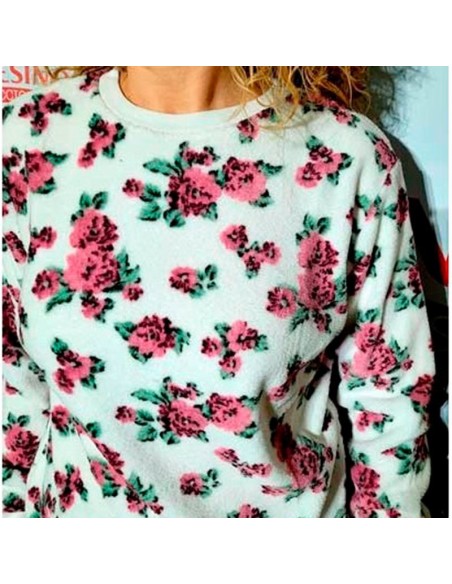 pijama en coralina para mujer promise modelo rosas