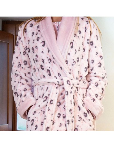 bata de mujer larga en coralina muslher leopardo rosa