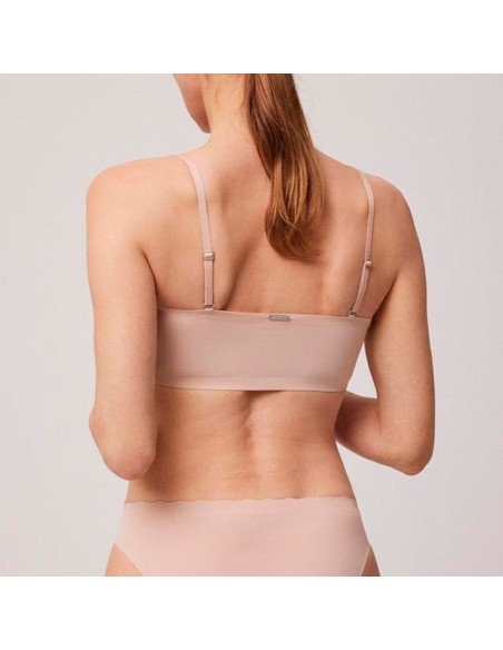 top bandeau liso parte trasera de ysabel mora en nude