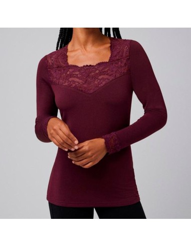 camiseta de mujer térmica de ysabel mora en morado con encaje
