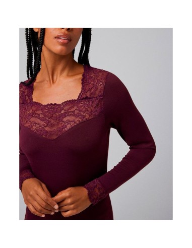 camiseta térmica con encaje de mujer ysabel mora en morado