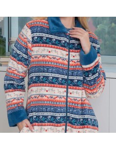 bata de mujer corta con cremallera en cálida coralina modelo Amalia de muslher 2